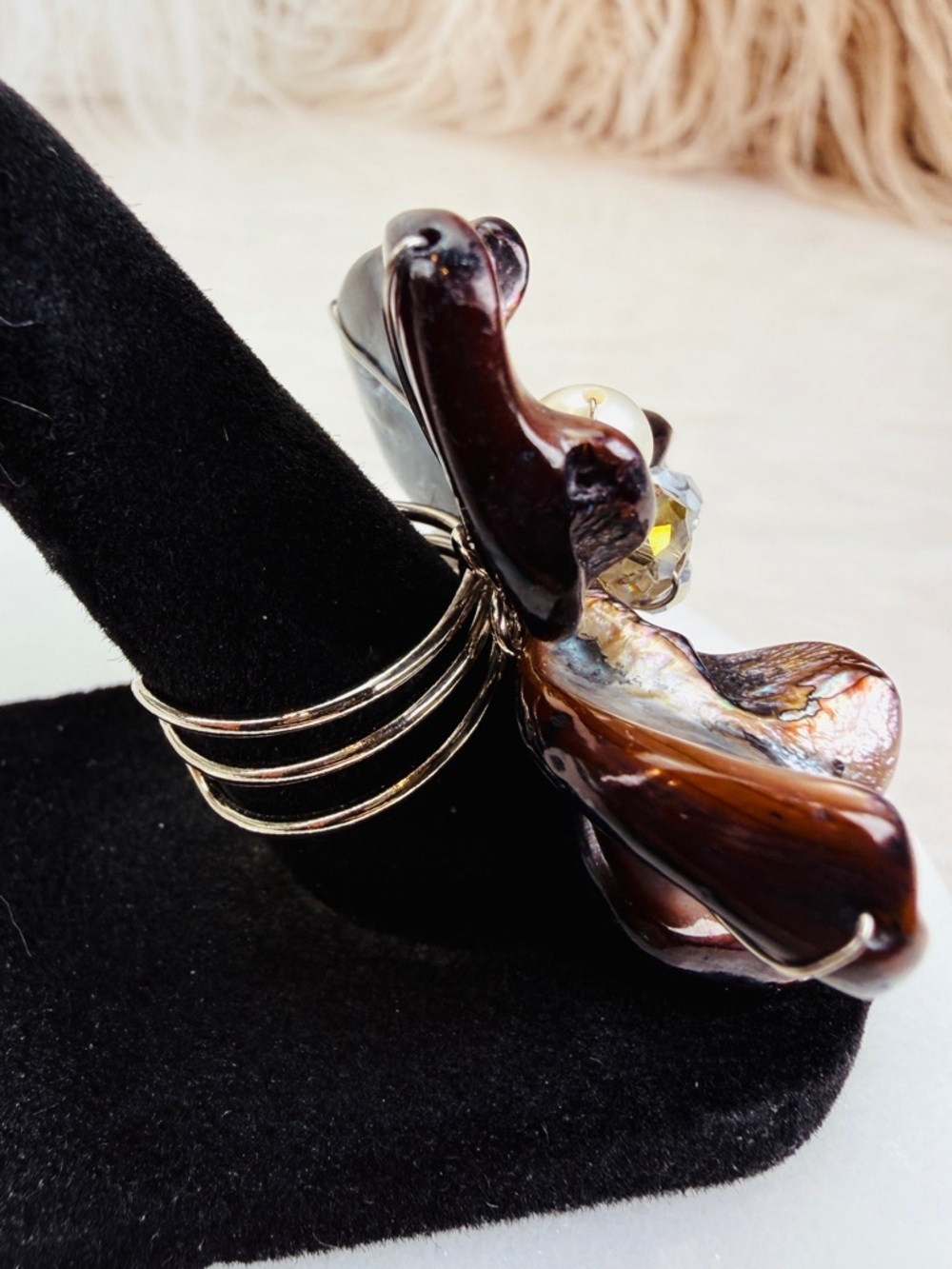 Interesting adjustable flower statement costume ring - Picture 5 of 7